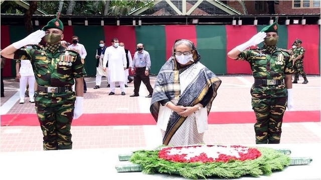  বঙ্গবন্ধুর মাজারে ফাতেহা পাঠ করলেন প্রধানমন্ত্রী
