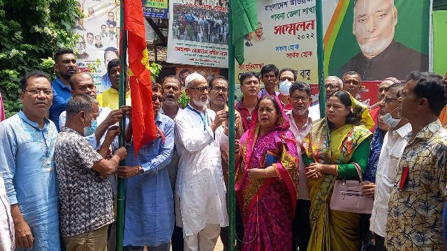 পাবনা জেলা শ্রমিক লীগের আয়োজনে মহান মে দিবস পালন