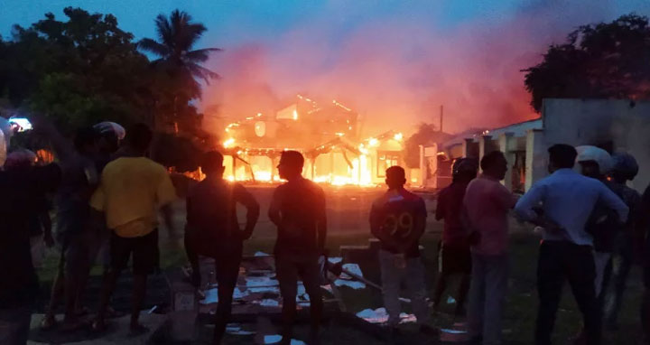 শ্রীলঙ্কায় মন্ত্রী-এমপিদের বাড়িতে হামলা, হতাহত প্রায় ২০০