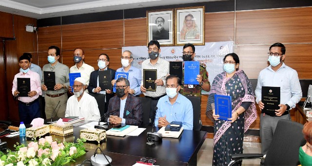 জুলাইয়ের শেষে শিশুদের টিকা প্রদান কার্যক্রম শুরু হবে : জাহিদ মালেক