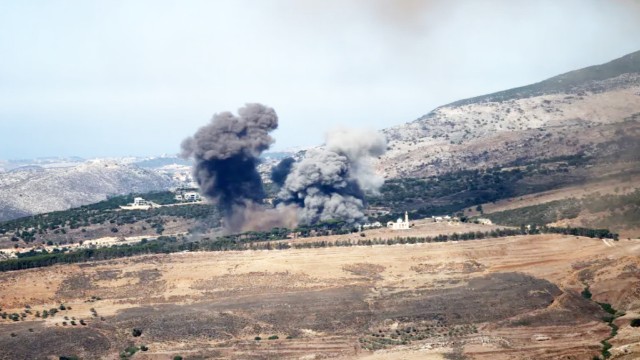 দক্ষিণ লেবাননে ইসরায়েলি হামলা: সীমান্তে সেনা মোতায়েনের নির্দেশ দিলেন প্রেসিডেন্ট আওন