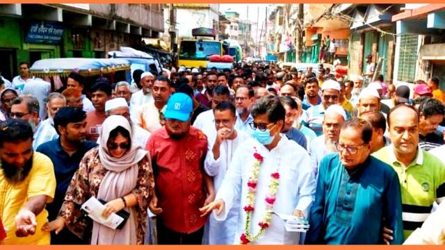 কুমিল্লায় বাংলাদেশ জাতীয়তাবাদী দল–এর ৩১ দফা কর্মসূচি প্রচারণায় লিফলেট বিতরণ ও গণসংযোগ