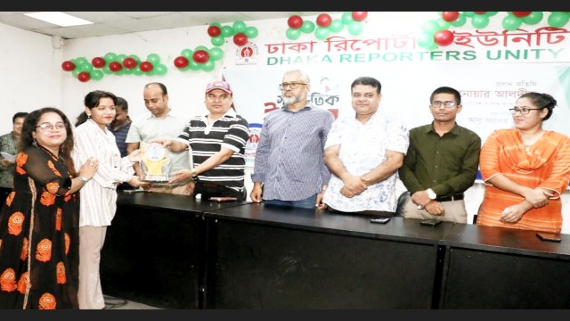 শিশুদের হাতে মোবাইল নয়—অভিভাবকদের প্রতি বাসস চেয়ারম্যানের সতর্কবার্তা