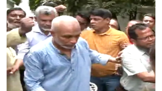 চট্টগ্রামে নির্বাচনী প্রচারণায় গুলিবর্ষণ! বিএনপি প্রার্থী এরশাদ উল্লাহ গুলিবিদ্ধ, প্রাণ গেল এক কর্মীর