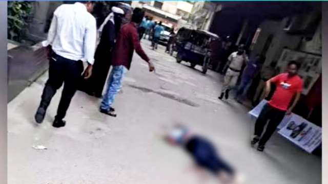 রাজধানীতে দিনে-দুপুরে গুলি করে হত্যা, হাসপাতালের সামনে ভয়াবহ দৃশ্য
