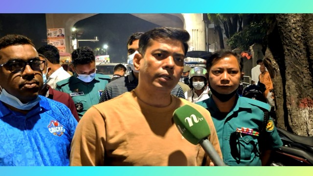 ভ্যানে করে খণ্ডিত মরদেহভর্তি ড্রাম রেখে যান দুজন