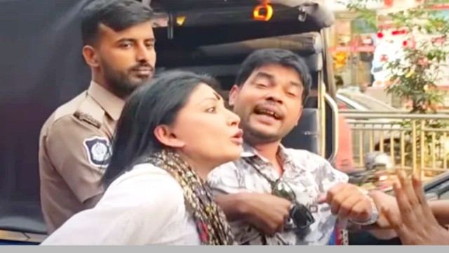 ধানমন্ডিতে মানববন্ধনে পুলিশের বাধা, ছাত্র ইউনিয়নের সাবেক সভাপতি দীপক শীল আটক
