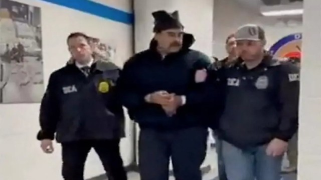 মার্কিন অভিযানে গ্রেপ্তার ভেনেজুয়েলার প্রেসিডেন্ট মাদুরো, ব্রুকলিনের বন্দিশিবিরে প্রেরণ