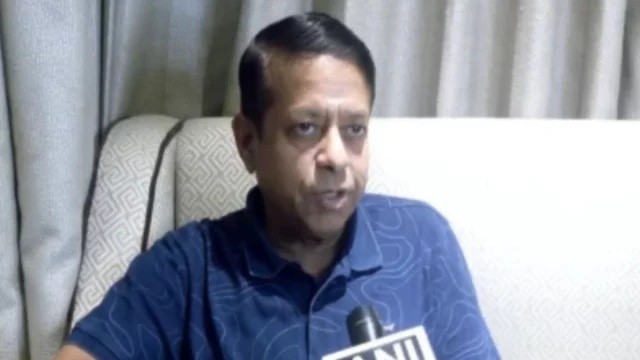 ভবিষ্যদ্বাণী মেলায় জ্যোতিষীকে বিশেষ সরকারি পদ দিলেন বিজয়