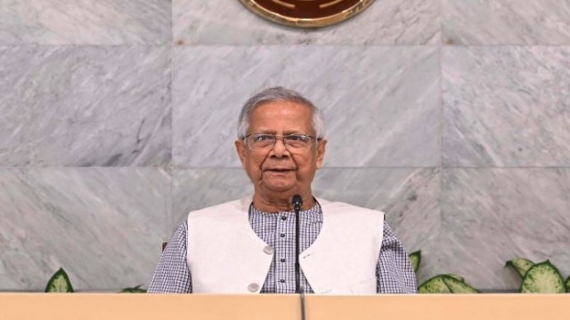 ওসমান হাদির ওপর হামলা: অপরাধীদের দ্রুত গ্রেপ্তারের নির্দেশ দিলেন প্রধান উপদেষ্টা ড. ইউনূস