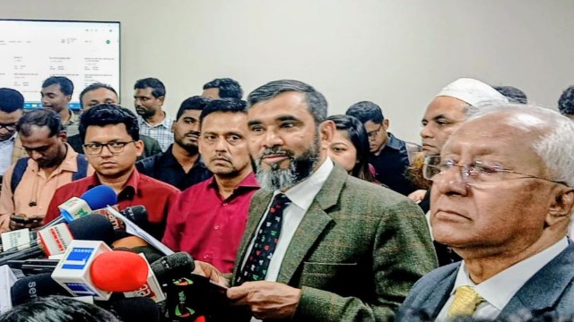 নির্বাচনে মাঠে থাকছে আইনশৃঙ্খলা বাহিনীর ৯ লাখ ৫৮ হাজার সদস্য : ইসি সানাউল্লাহ