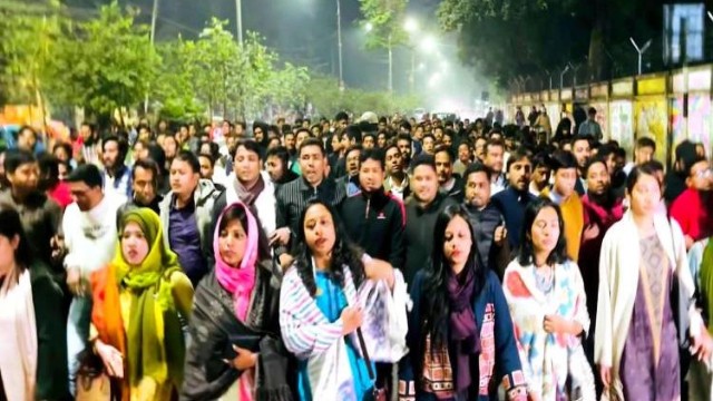 ঢাবিতে ছাত্রদলের তাৎক্ষণিক আনন্দ মিছিল