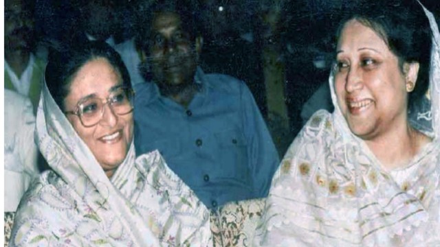 খালেদা জিয়ার মৃত্যুতে শেখ হাসিনার শোক: ‘বাংলাদেশের রাজনীতিতে অপূরণীয় ক্ষতি’