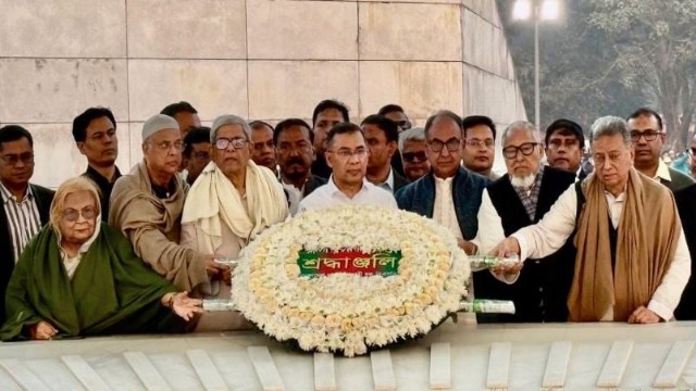 ১৮ বছর পর বাবার কবর জিয়ারত করলেন তারেক রহমান, শেরেবাংলা নগরে আবেগঘন মুহূর্ত