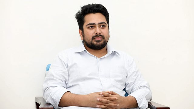 রাষ্ট্রপতিকে অভিশংসন করে গ্রেপ্তারের দাবি জানালেন নাহিদ ইসলাম