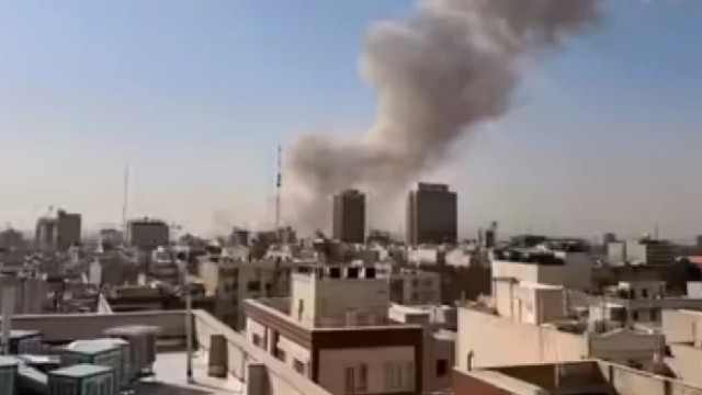 যুক্তরাষ্ট্রের ১৪টি ঘাঁটিতে হামলা চালিয়েছে ইরান