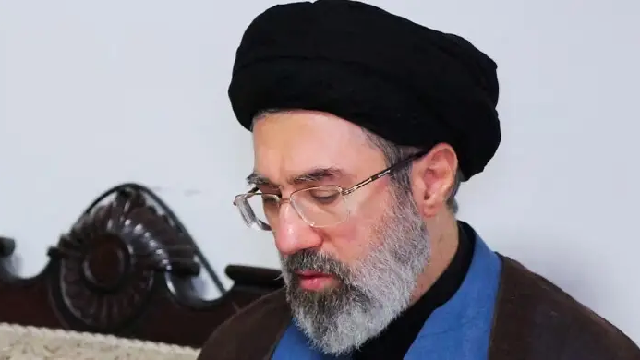 ইরানের সর্বোচ্চ ধর্মীয় নেতা খামেনির ছেলে মোজতাবা